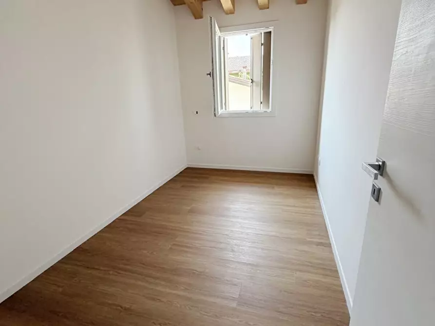 Immagine 17 di Villa in vendita  in Via Castellana a Venezia
