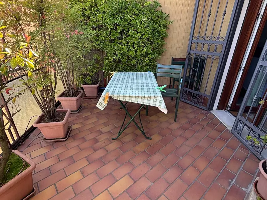 Immagine 3 di Appartamento in vendita  in Viale Amerigo Vespucci a Venezia