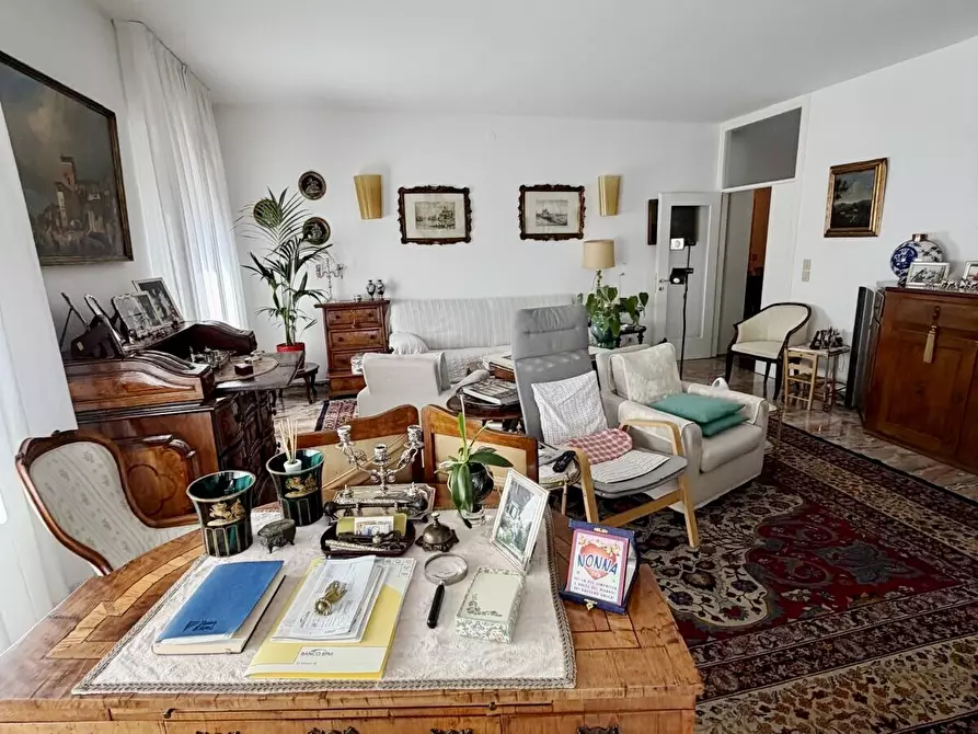 Immagine 19 di Appartamento in vendita  in Viale Amerigo Vespucci a Venezia