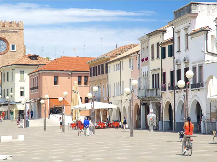 Immagine 2 di Appartamento in vendita  in Viale Amerigo Vespucci a Venezia