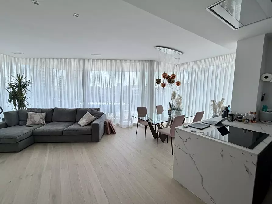 Immagine 9 di Appartamento in vendita  in Piazza Manzoni a Jesolo