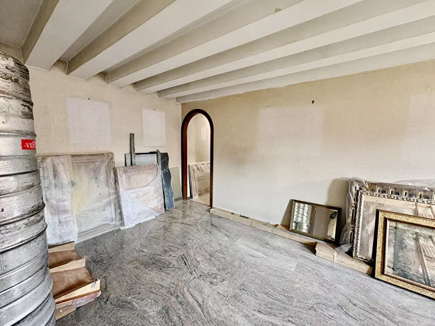 Immagine 13 di Appartamento in vendita  in Ponte tre Archi a Venezia