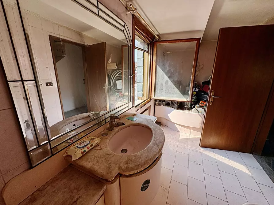 Immagine 35 di Appartamento in vendita  in Ponte tre Archi a Venezia