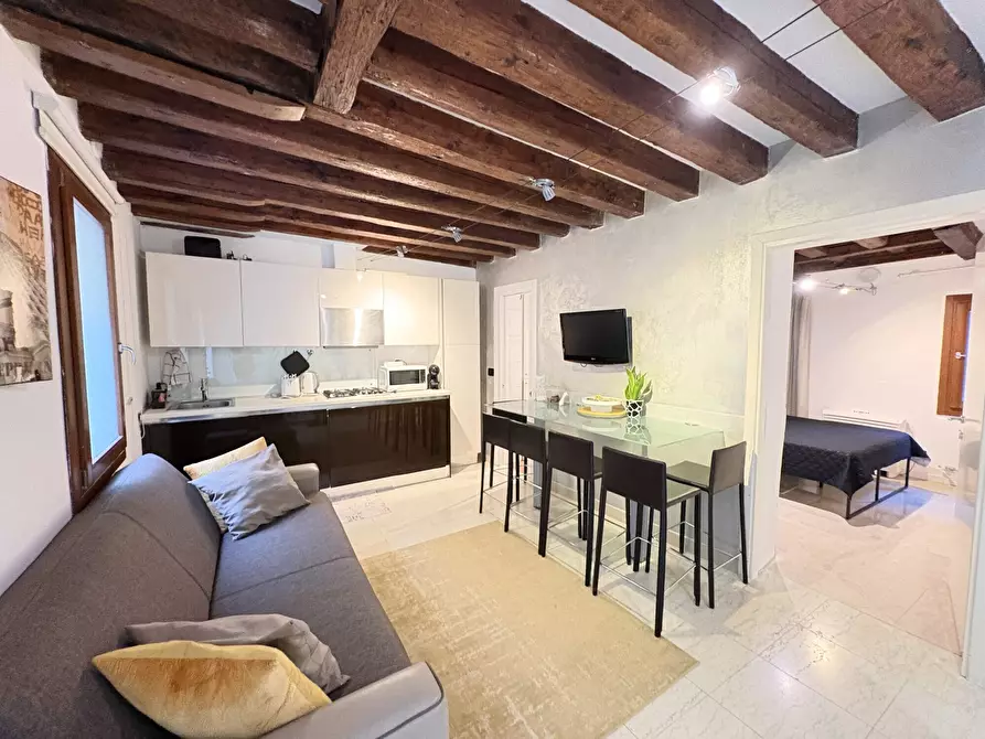 Immagine 1 di Appartamento in vendita  in Calle San Domenico a Venezia
