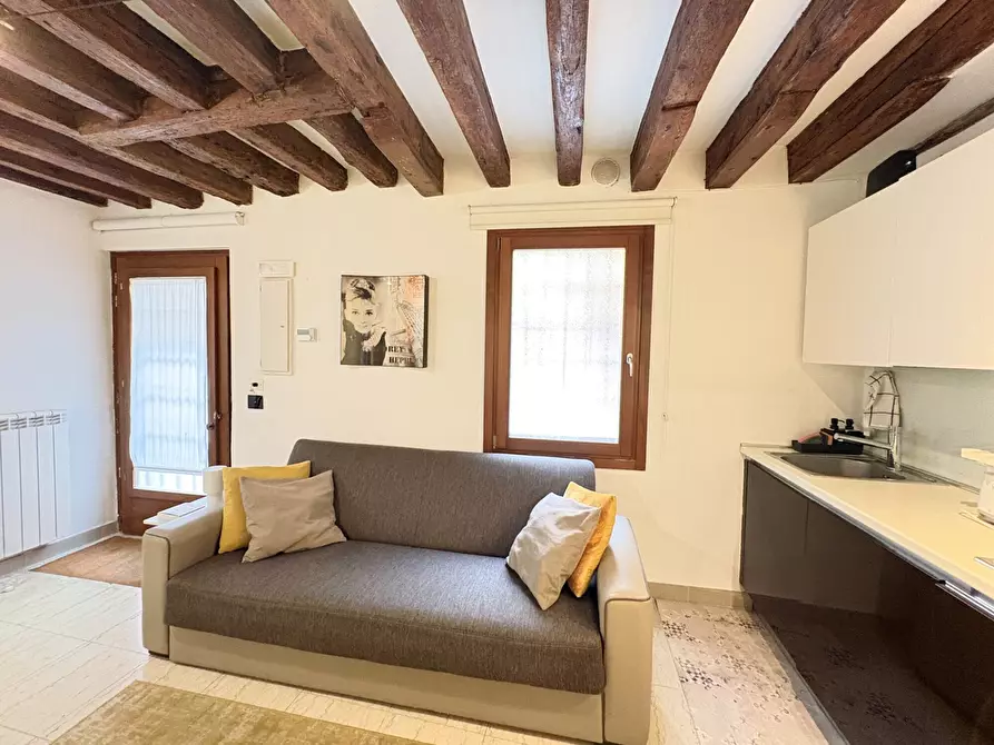 Immagine 4 di Appartamento in vendita  in Calle San Domenico a Venezia