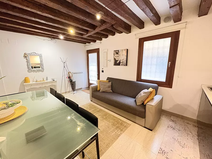 Immagine 2 di Appartamento in vendita  in Calle San Domenico a Venezia
