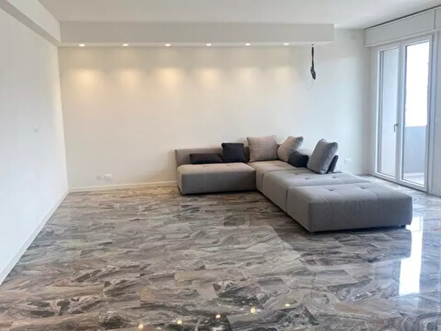 Immagine 9 di Appartamento in vendita  in Piazzale Candiani a Venezia