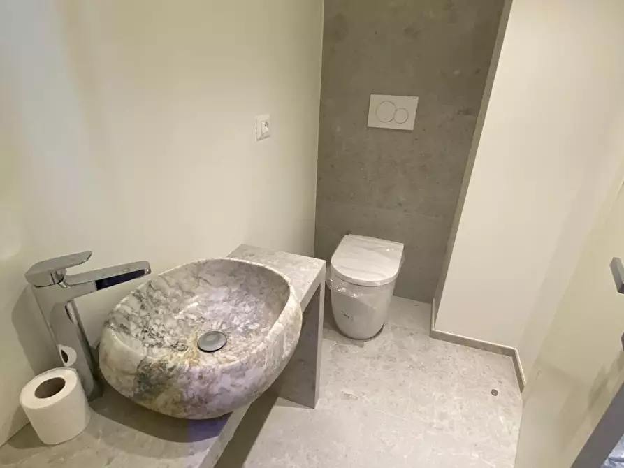 Immagine 18 di Appartamento in vendita  in Piazzale Candiani a Venezia