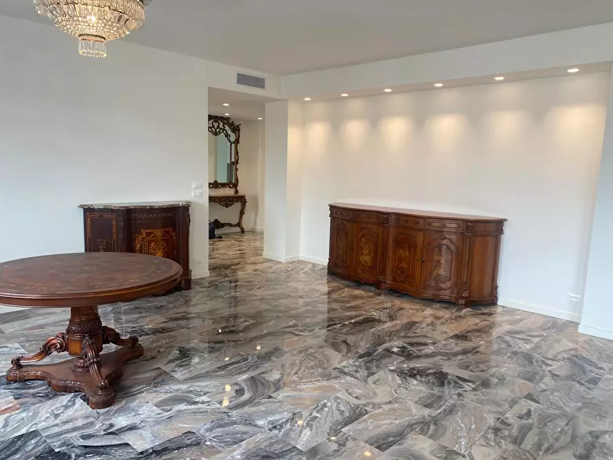 Immagine 6 di Appartamento in vendita  in Piazzale Candiani a Venezia