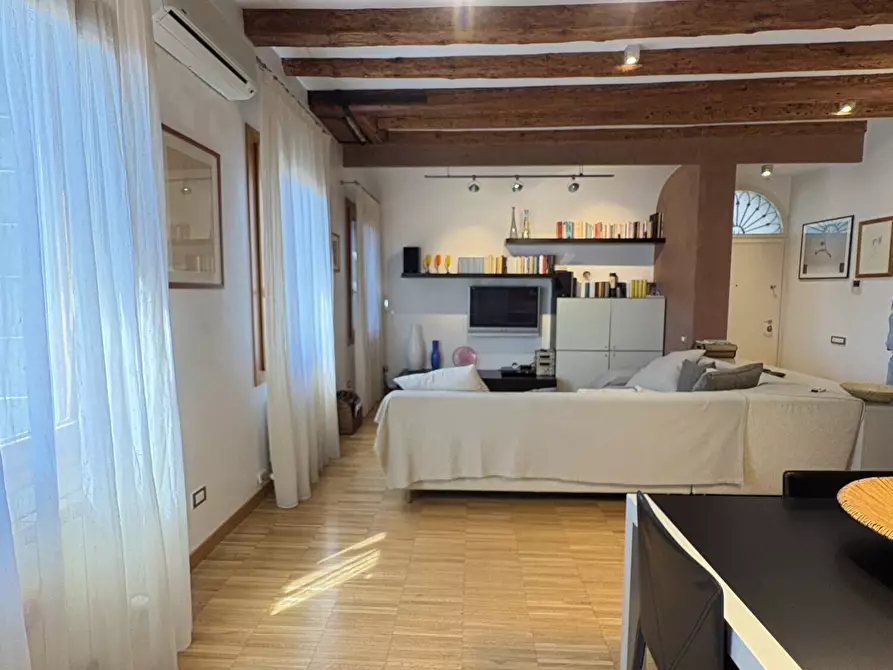 Immagine 10 di Appartamento in vendita  in Campo San Lorenzo a Venezia