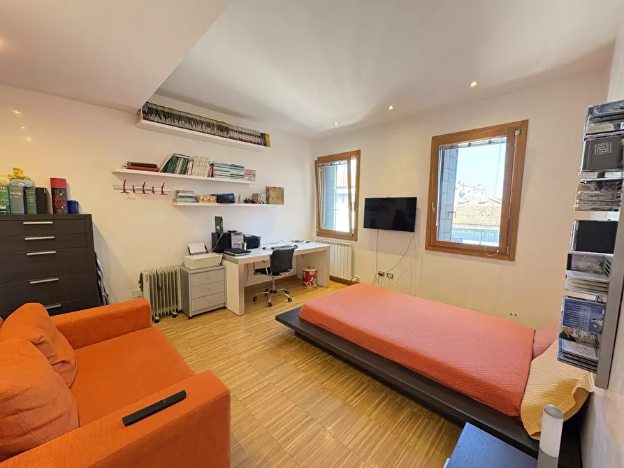 Immagine 40 di Appartamento in vendita  in Campo San Lorenzo a Venezia