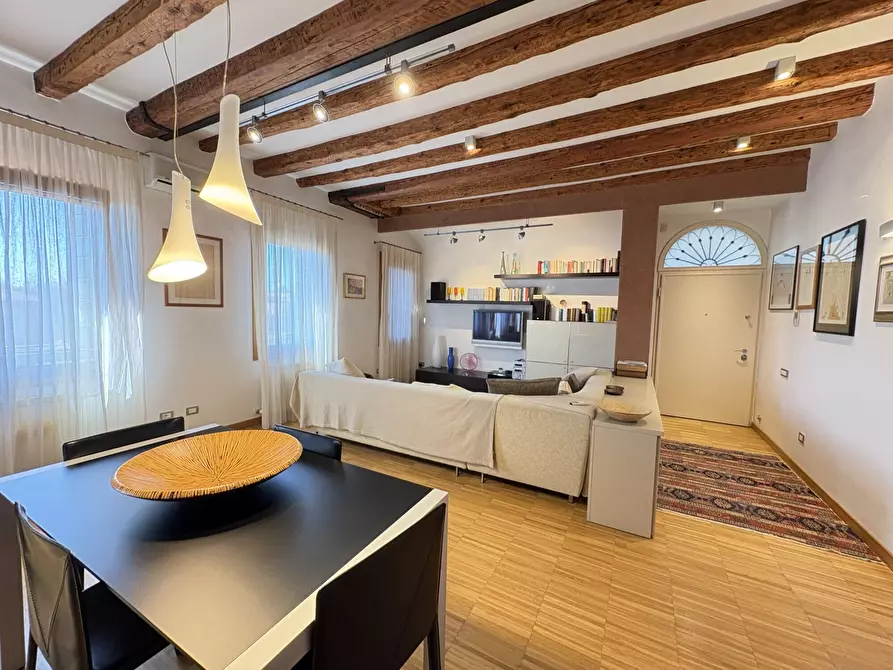 Immagine 4 di Appartamento in vendita  in Campo San Lorenzo a Venezia