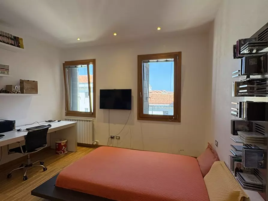 Immagine 45 di Appartamento in vendita  in Campo San Lorenzo a Venezia