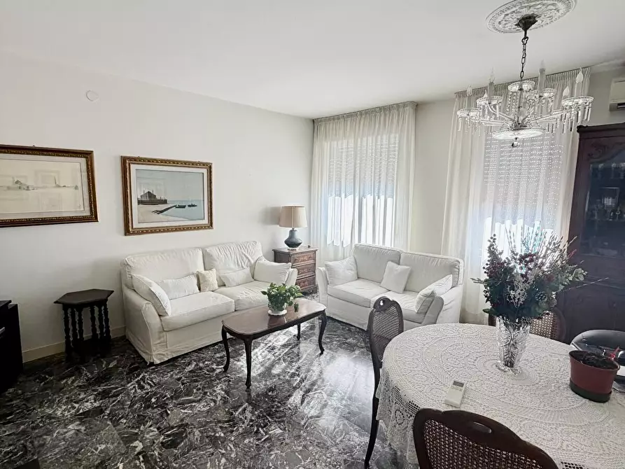 Immagine 5 di Appartamento in vendita  in via daniele Manin a Venezia