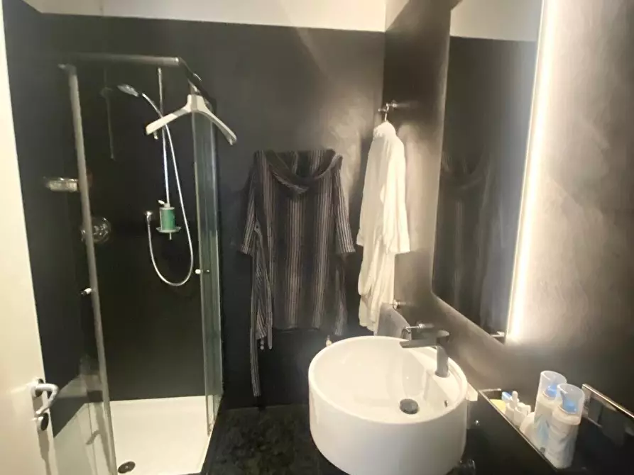 Immagine 15 di Appartamento in vendita  in Viale garibaldi a Venezia