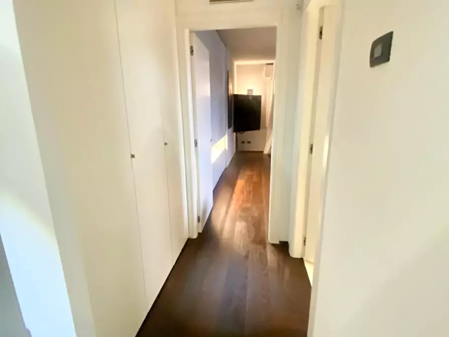 Immagine 9 di Appartamento in vendita  in Viale garibaldi a Venezia