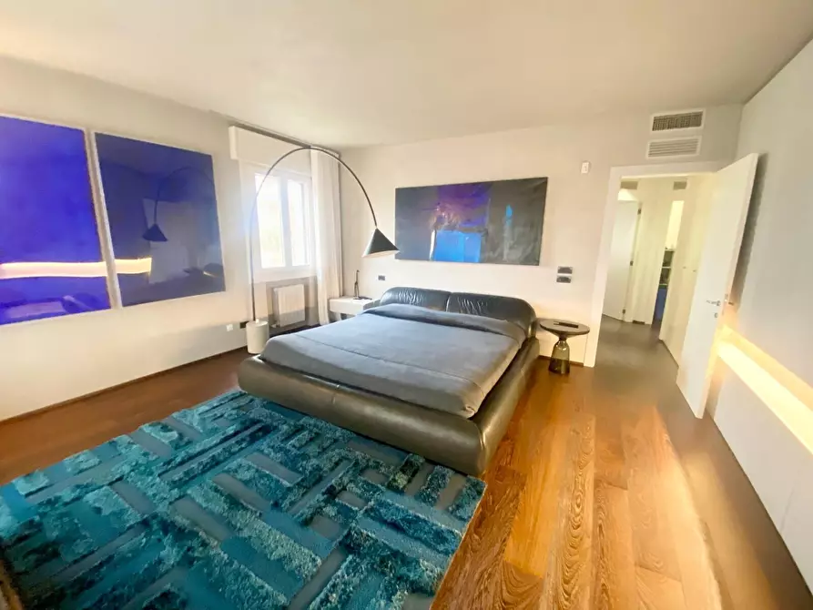 Immagine 7 di Appartamento in vendita  in Viale garibaldi a Venezia