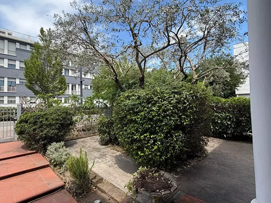 Immagine 3 di Villa in vendita  in Padre Reginaldo Giuliani a Venezia
