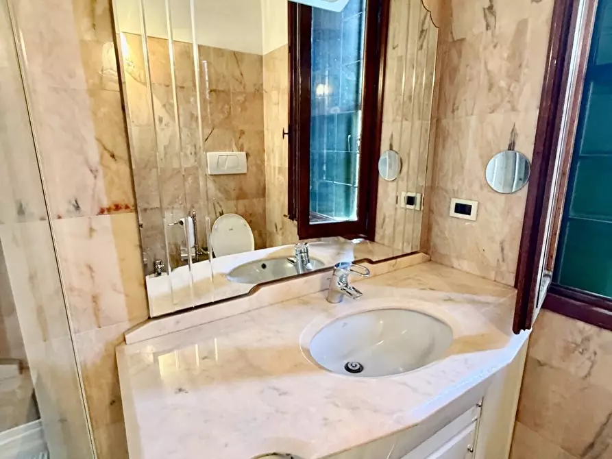 Immagine 39 di Villa in vendita  in Padre Reginaldo Giuliani a Venezia