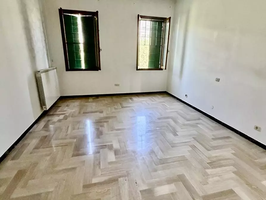 Immagine 36 di Villa in vendita  in Padre Reginaldo Giuliani a Venezia