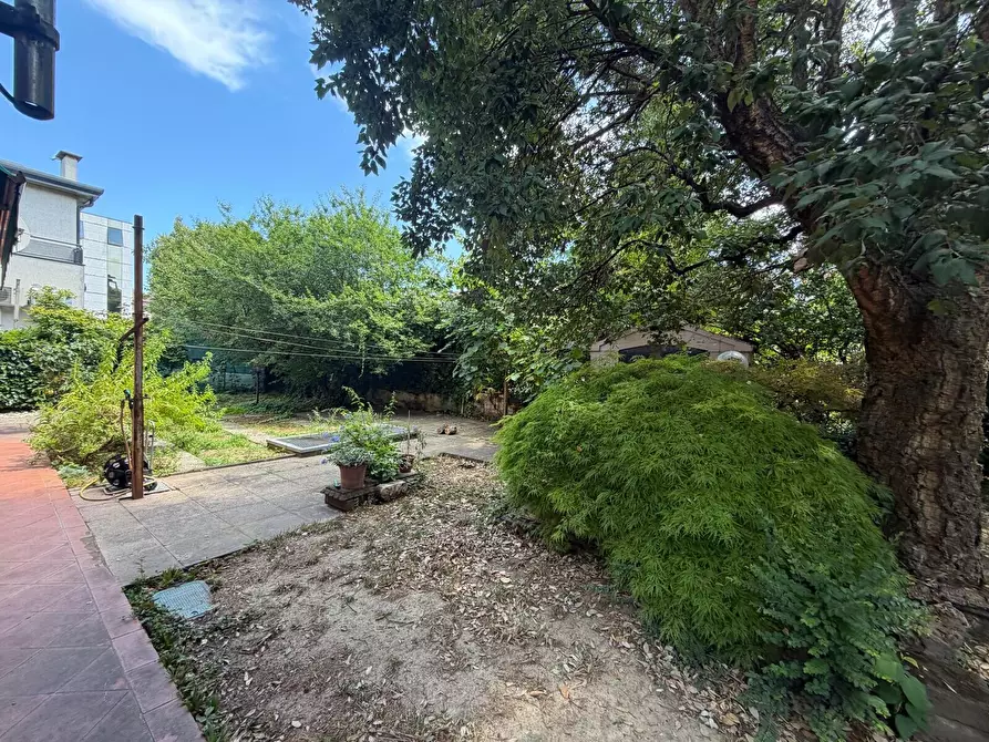 Immagine 10 di Villa in vendita  in Padre Reginaldo Giuliani a Venezia