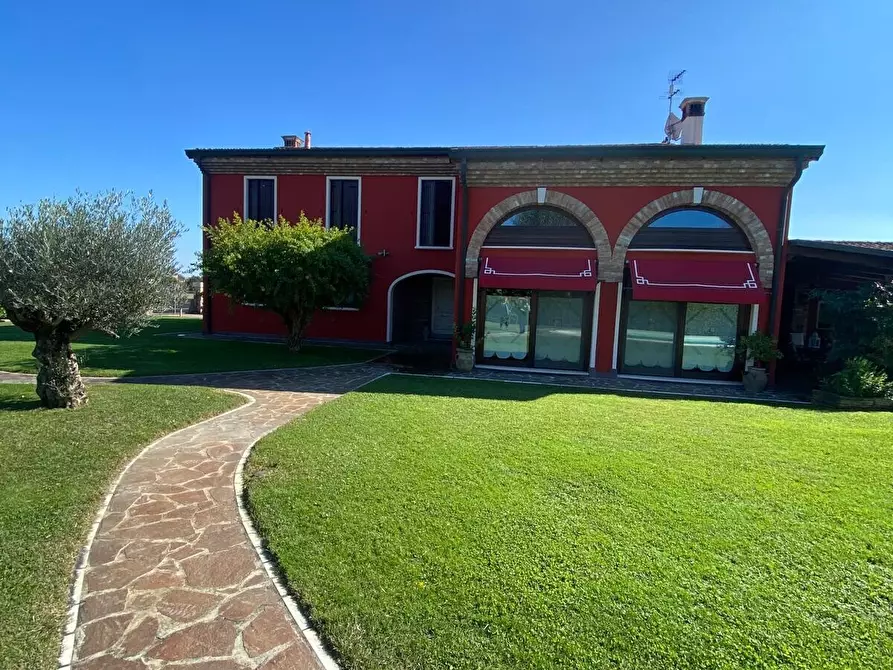 Immagine 21 di Villa in vendita  in viale don sturzo a Annone Veneto