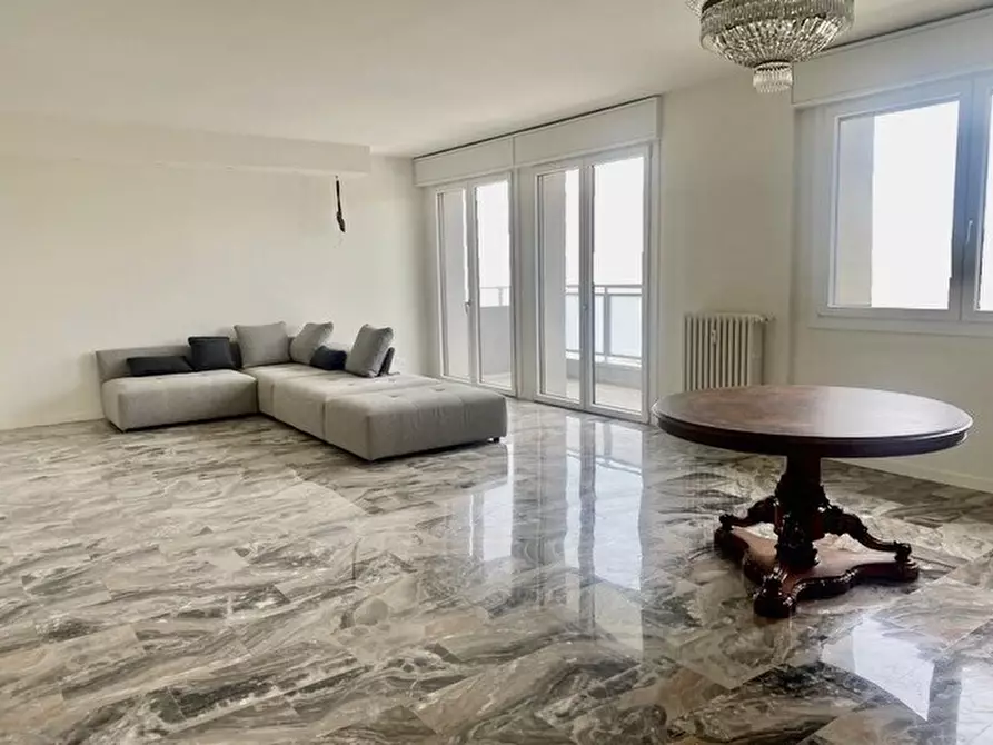 Immagine 1 di Appartamento in vendita  in Piazzale Candiani a Venezia