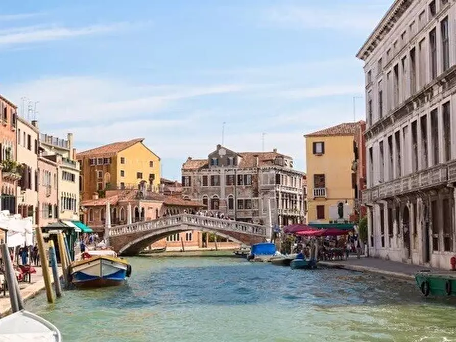 Immagine 1 di Appartamento in vendita  in Sestiere Cannaregio 511 a Venezia