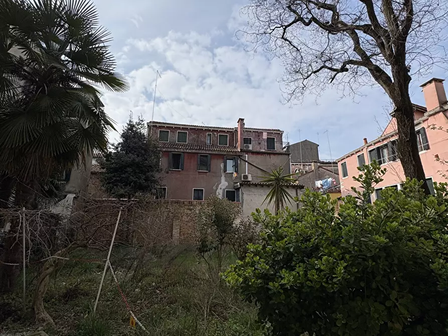Immagine 6 di Appartamento in vendita  in Campo do pozzi a Venezia