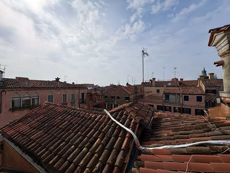 Immagine 52 di Appartamento in vendita  in Campo do pozzi a Venezia