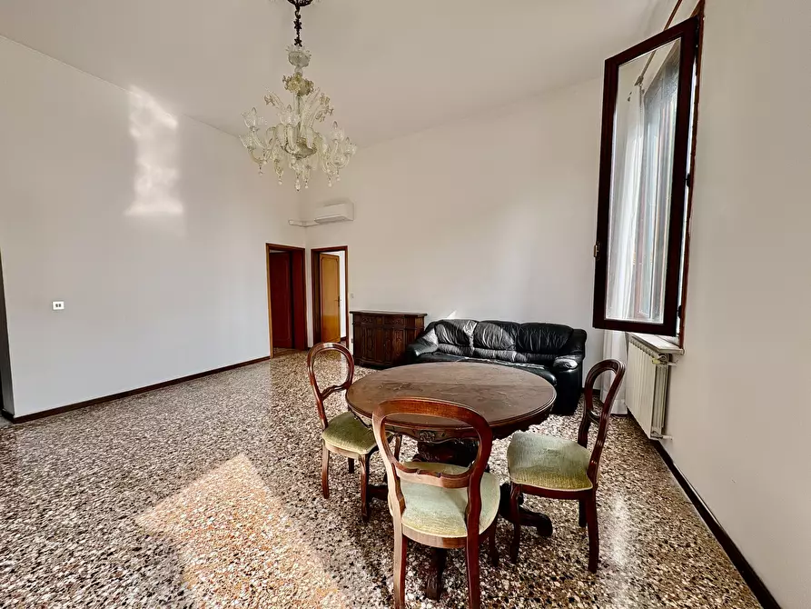 Immagine 24 di Appartamento in vendita  in Campo do pozzi a Venezia