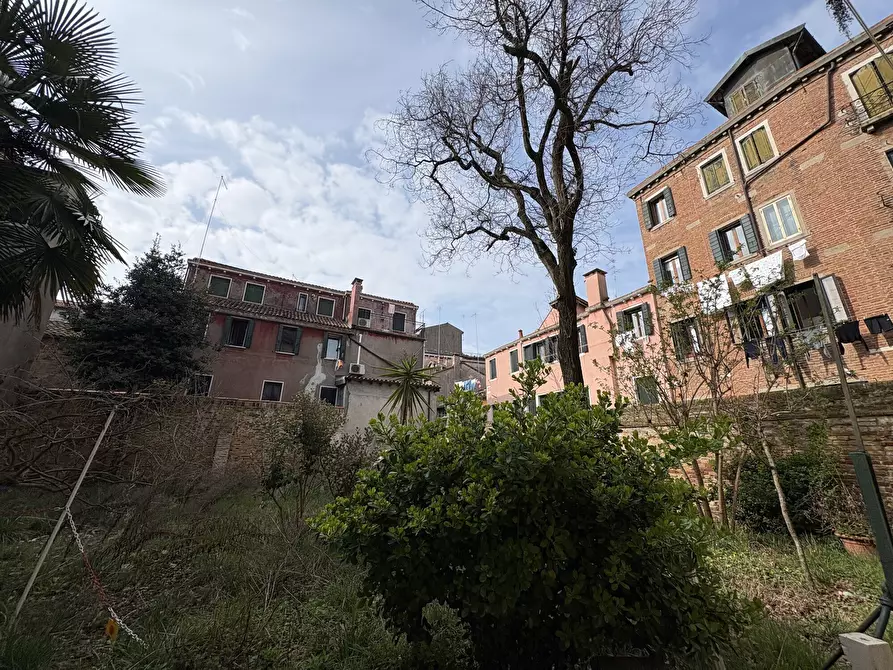 Immagine 4 di Appartamento in vendita  in Campo do pozzi a Venezia