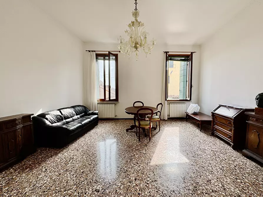 Immagine 23 di Appartamento in vendita  in Campo do pozzi a Venezia