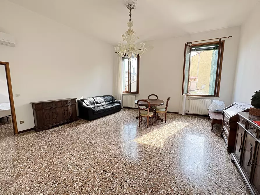Immagine 22 di Appartamento in vendita  in Campo do pozzi a Venezia