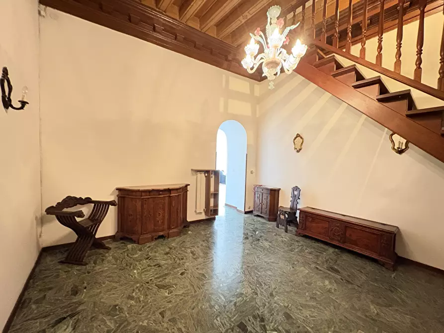 Immagine 13 di Appartamento in vendita  in Campo do pozzi a Venezia