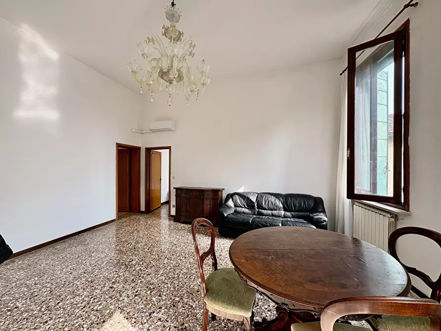 Immagine 25 di Appartamento in vendita  in Campo do pozzi a Venezia