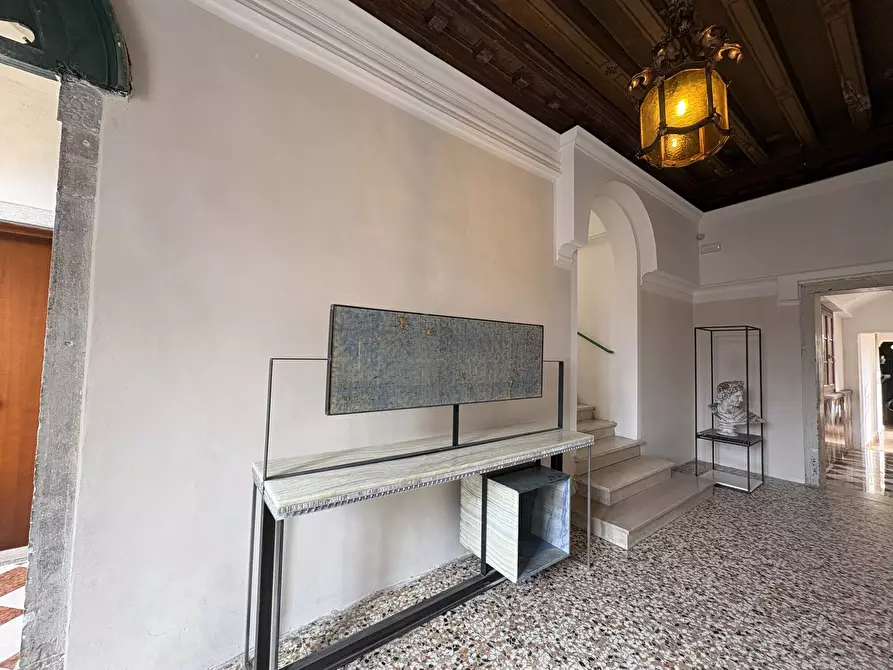 Immagine 8 di Appartamento in vendita  in Campo do pozzi a Venezia