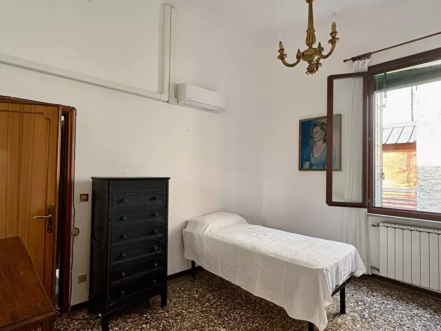 Immagine 35 di Appartamento in vendita  in Campo do pozzi a Venezia