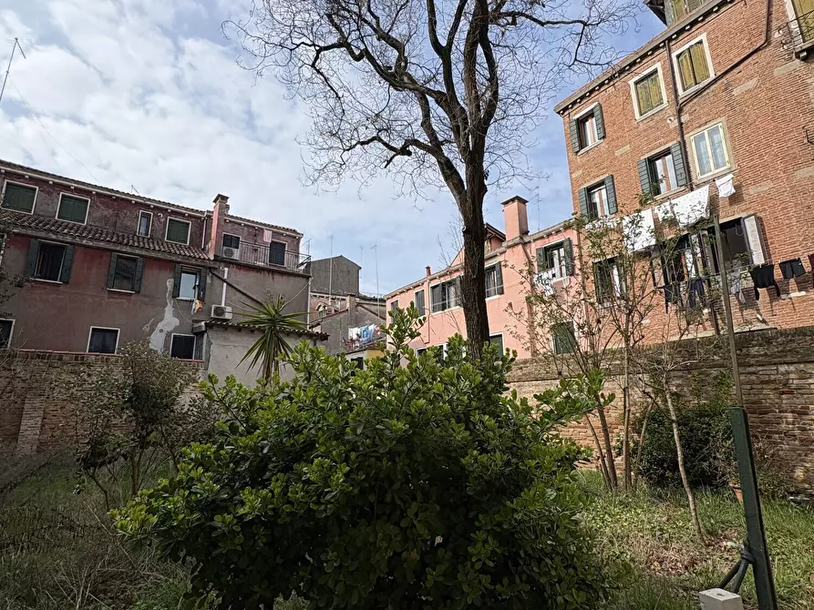 Immagine 5 di Appartamento in vendita  in Campo do pozzi a Venezia