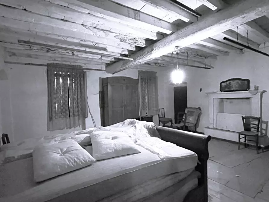 Immagine 3 di Casa colonica in vendita  in località Forni  - Castellaro Lagusello 50 a Casalmoro