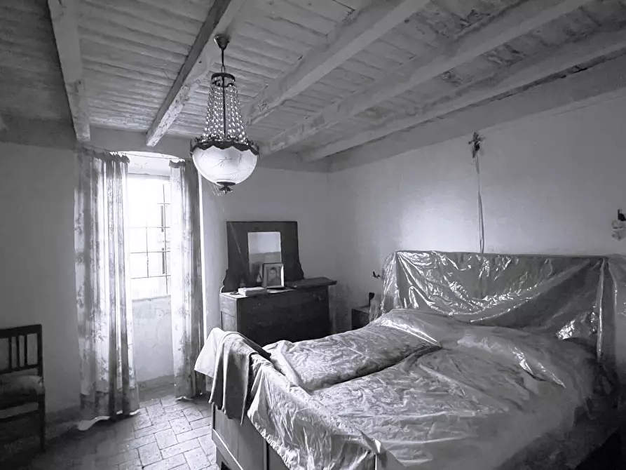 Immagine 4 di Casa colonica in vendita  in località Forni  - Castellaro Lagusello 50 a Casalmoro