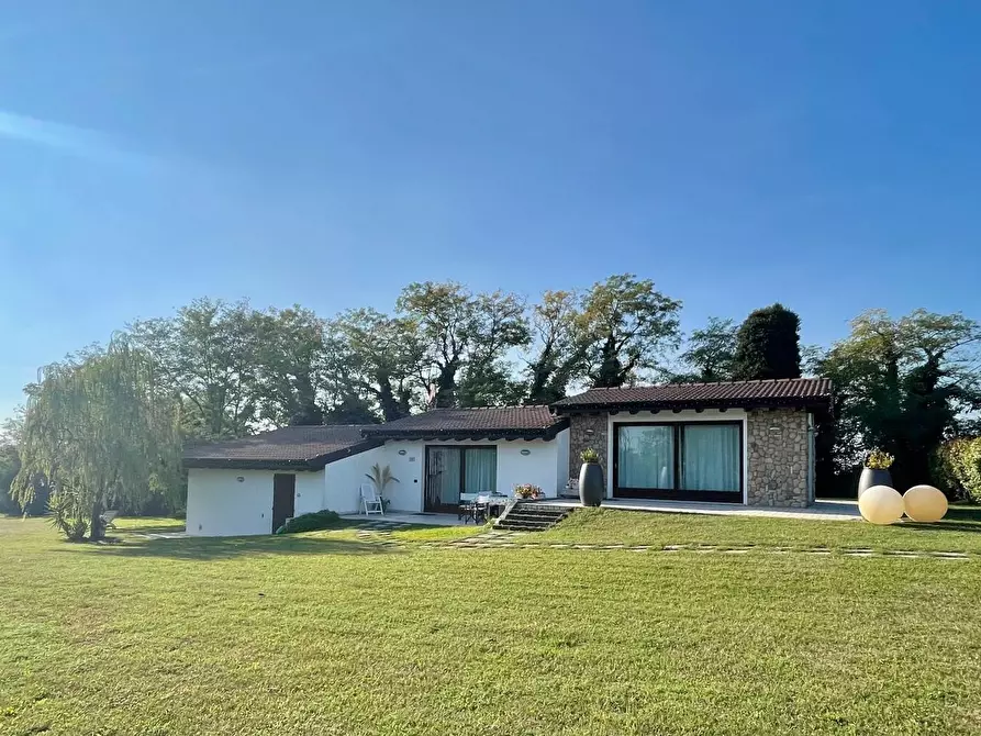Immagine 2 di Villa in vendita  in Strada Festoni a Casalmoro
