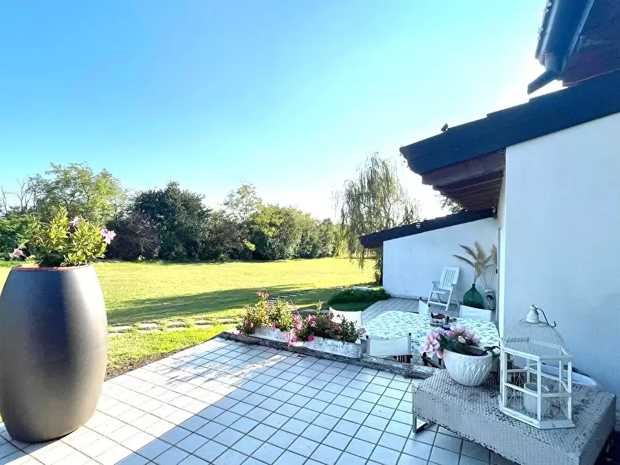 Immagine 5 di Villa in vendita  in Strada Festoni a Casalmoro