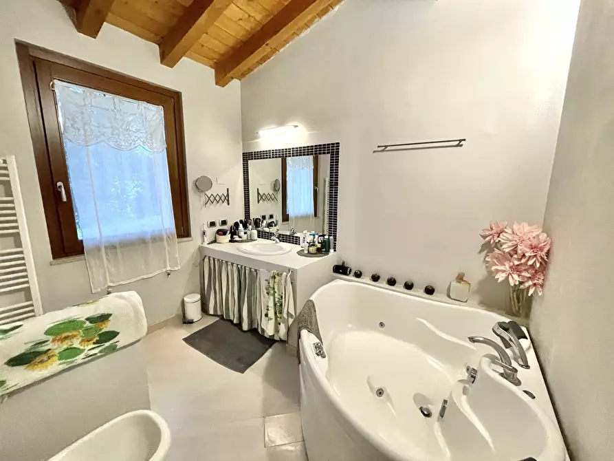 Immagine 17 di Villa in vendita  in Strada Festoni a Casalmoro