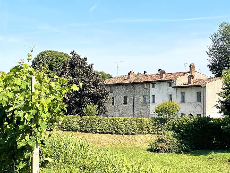 Immagine 1 di Villa in vendita  in Strada Volta Valeggio a Volta Mantovana