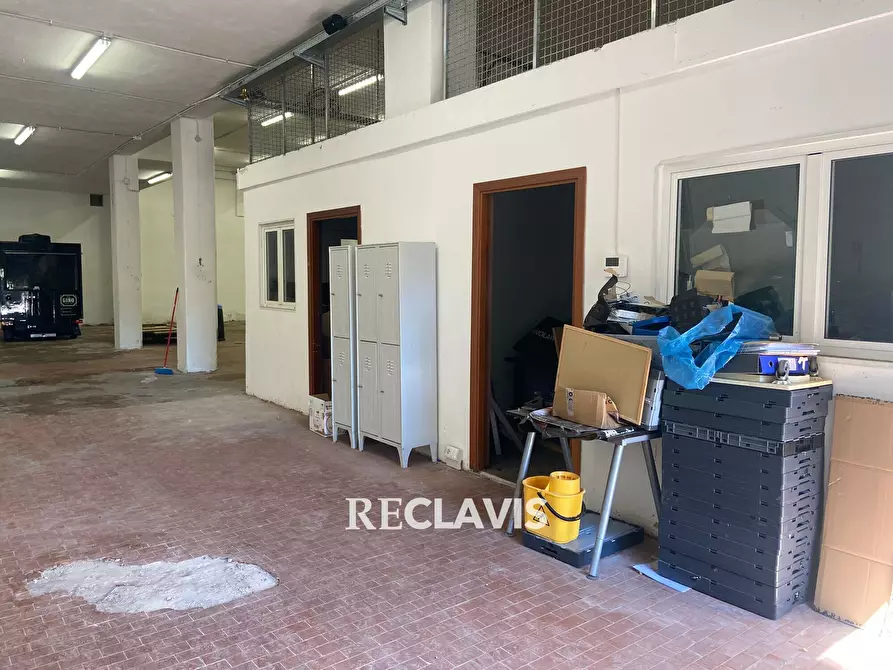 Immagine 24 di Locale commerciale in affitto  in Via Di Pietralata 240 a Roma