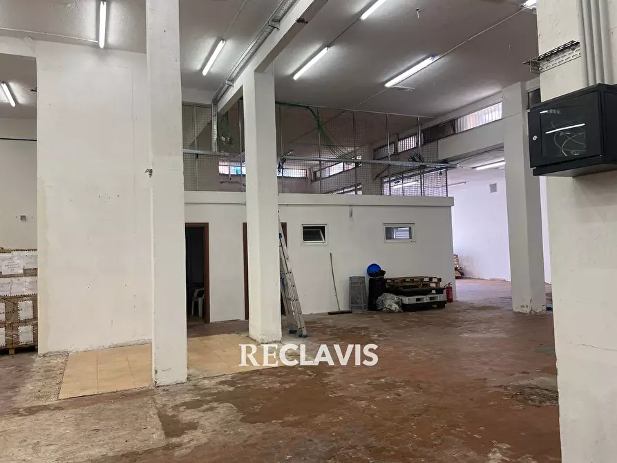 Immagine 18 di Locale commerciale in affitto  in Via Di Pietralata 240 a Roma