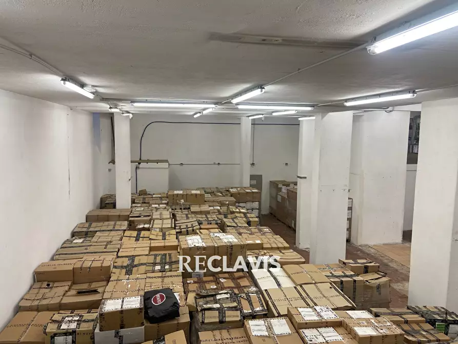 Immagine 19 di Locale commerciale in affitto  in Via Di Pietralata 240 a Roma