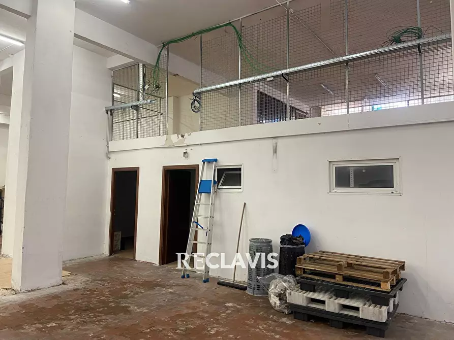 Immagine 4 di Locale commerciale in affitto  in Via Di Pietralata 240 a Roma