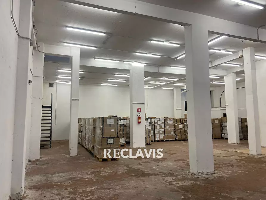 Immagine 23 di Locale commerciale in affitto  in Via Di Pietralata 240 a Roma